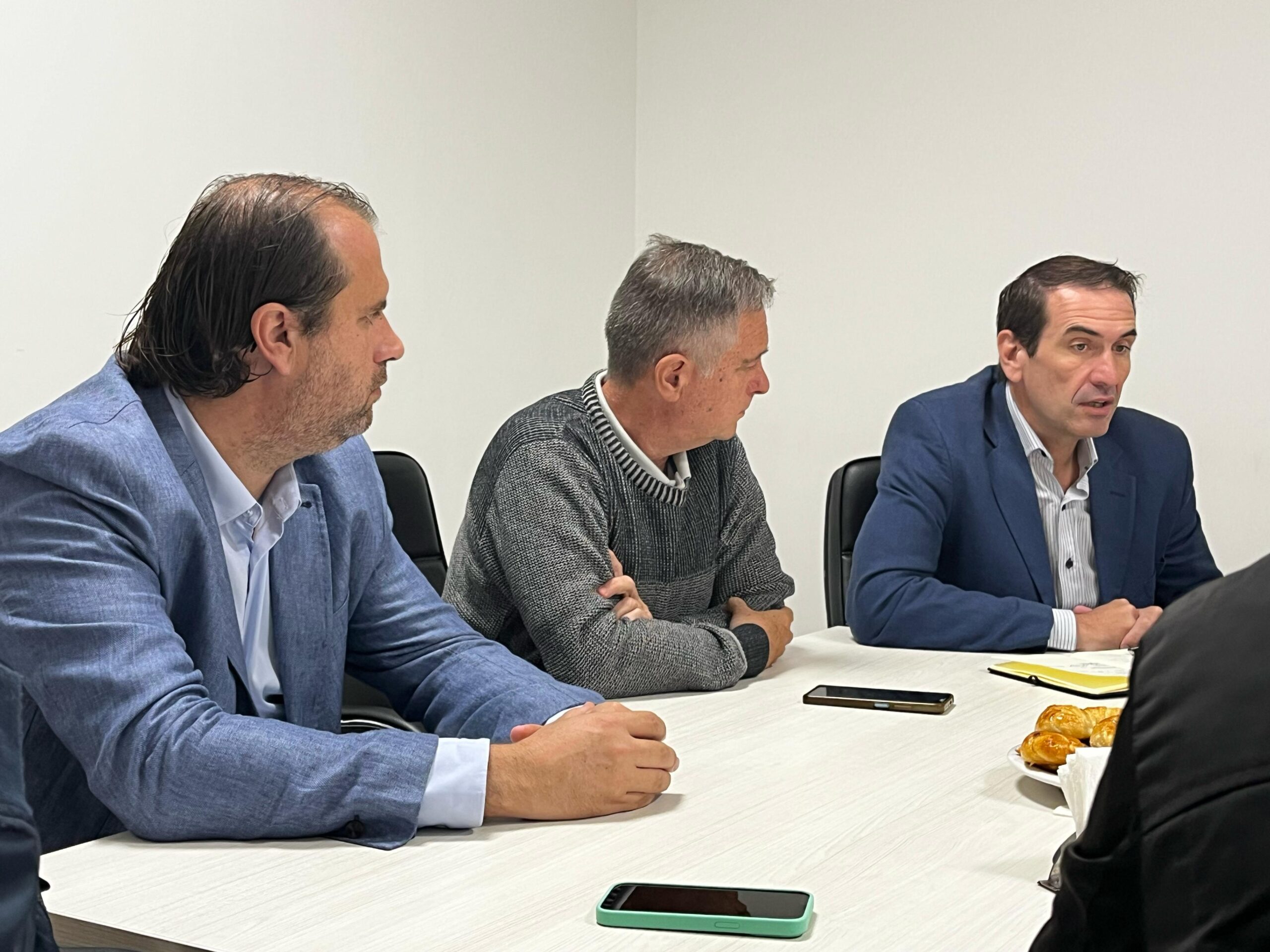 Diputados radicales “con peluca” visitaron Escobar