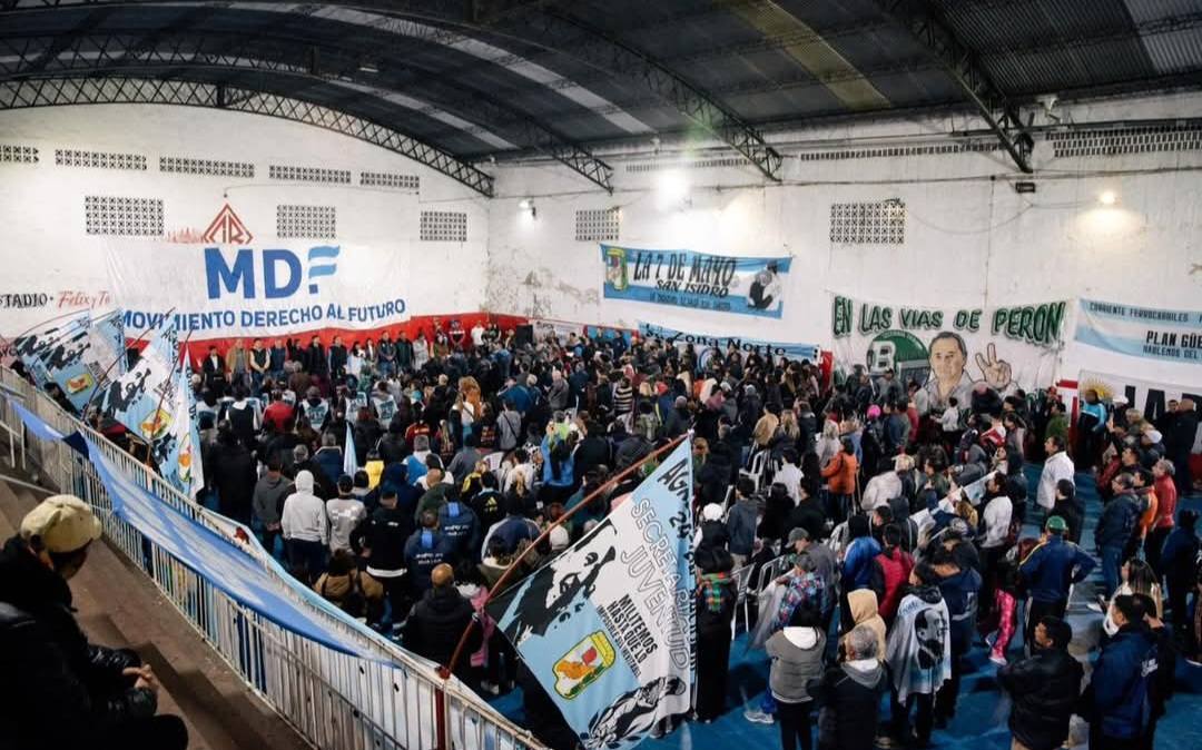 La Bicentenario ratificó su apoyo a Kicillof en un plenario provincial del Movimiento Derecho al Futuro