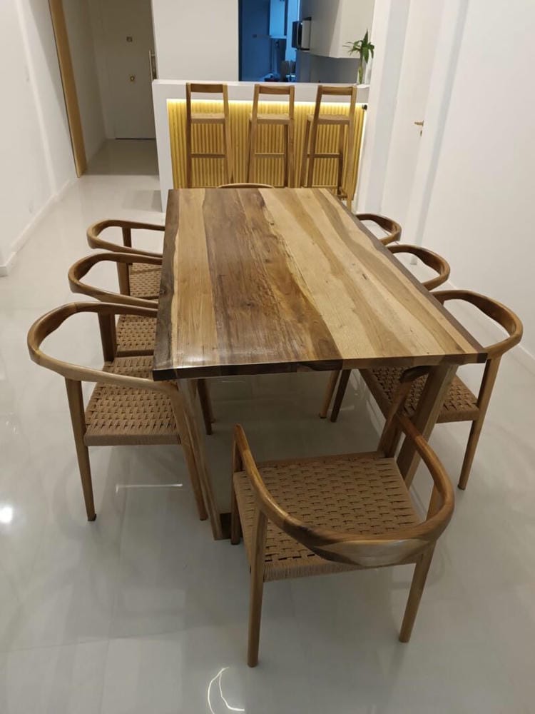 Mesa Petiribi Maciza con base diseño en "C" - Imagen 7