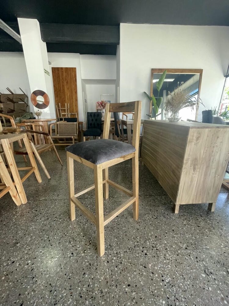Banqueta Cuadrada Petiribi Tapizada - Imagen 2