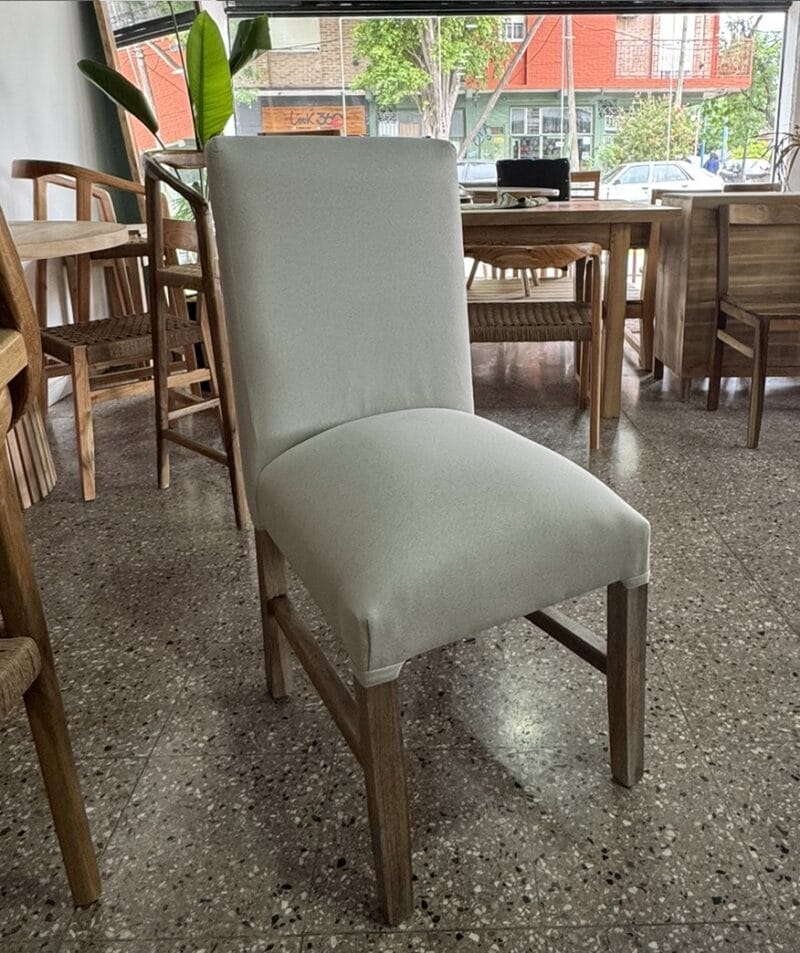 Silla Agatha Base Petiribi Tapizada - Imagen 4