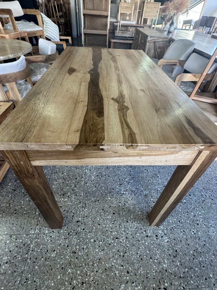 Mesa Petiribi Maciza - Base 4 Patas al Borde - Imagen 4