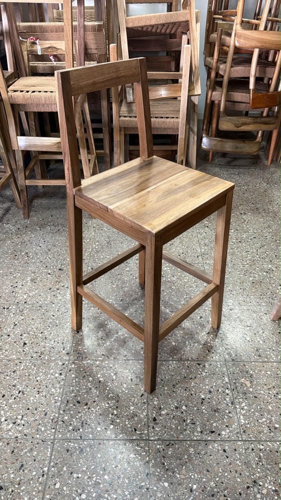 Banqueta Cuadrada Respaldo Alto Petiribi - Imagen 2