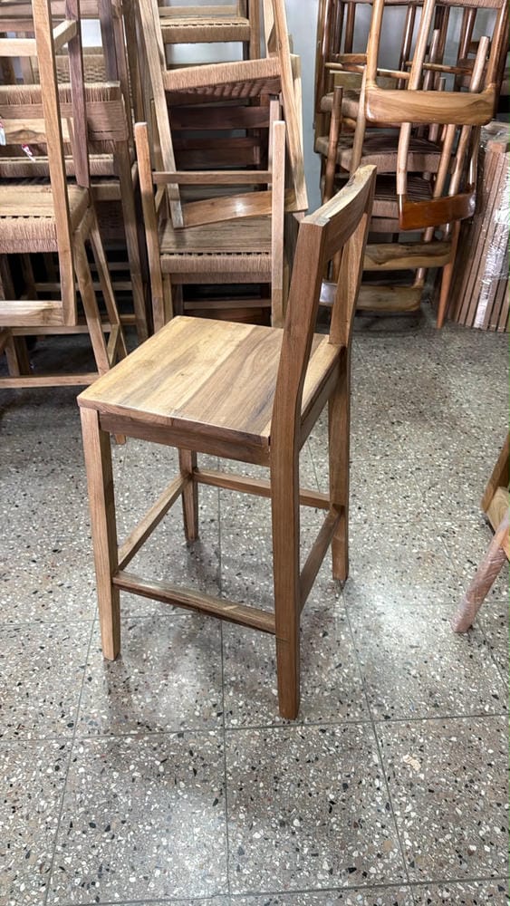 Banqueta Cuadrada Respaldo Alto Petiribi - Imagen 4